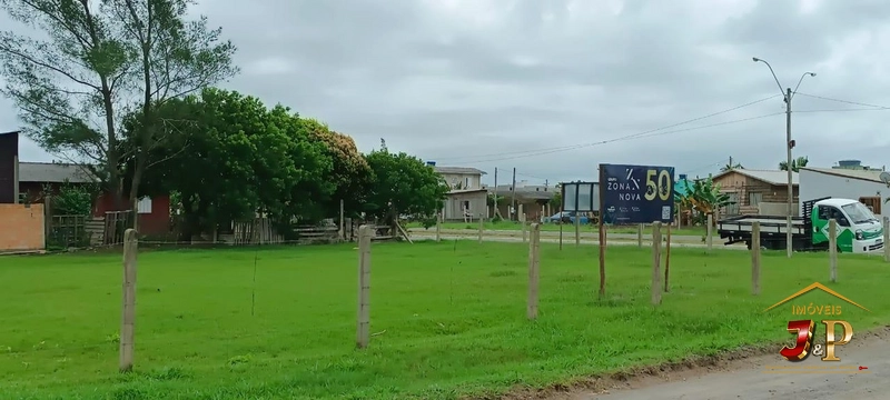 terreno de esquina muito bem localizado com 675m²: 3ª foto da galeria de imagens do imóvel