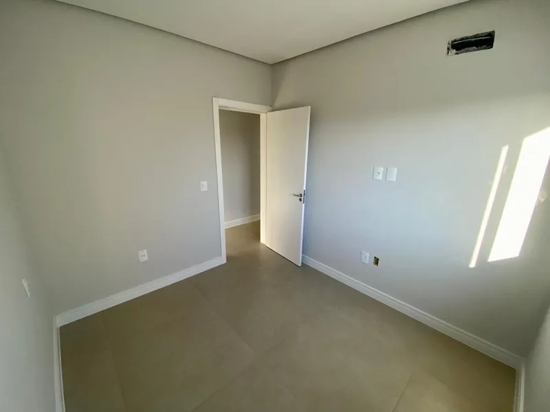 Excelente casa 3 quartos ,sendo 1 suite ,perto do mar de Capão da Cano: 2ª foto da galeria de imagens do imóvel