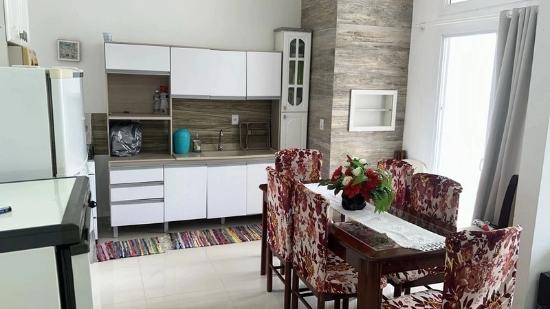 CASA BEM LOCALIZADA  COM  SUÍTE: 10ª foto da galeria de imagens do imóvel