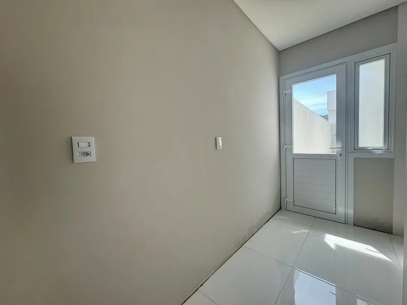 CASA ALTO PADRÃO 3 DORMITÓRIOS PRÓXIMO AO MAR: 2ª foto da galeria de imagens do imóvel