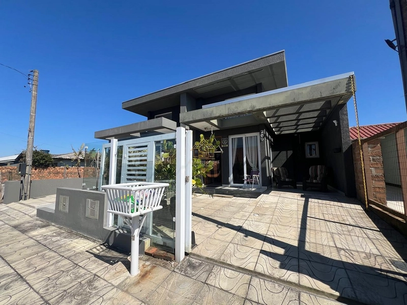 Casa de 03 dormitórios pronta para habitar junto ao mar!: 3ª foto da galeria de imagens do imóvel