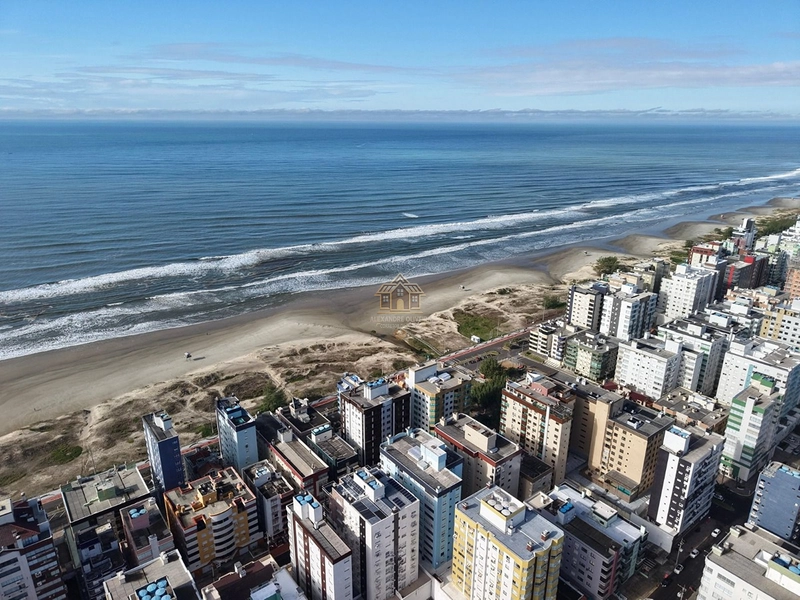 Amplo apartamento junto a Praça de Lazer: 3ª foto da galeria de imagens do imóvel