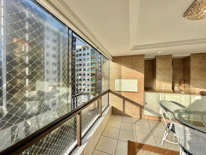 Amplo apartamento junto a Praça de Lazer: 4ª foto da galeria de imagens do imóvel