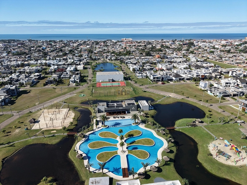 Casa no Conodomínio Dubai em Capão: 2ª foto da galeria de imagens do imóvel