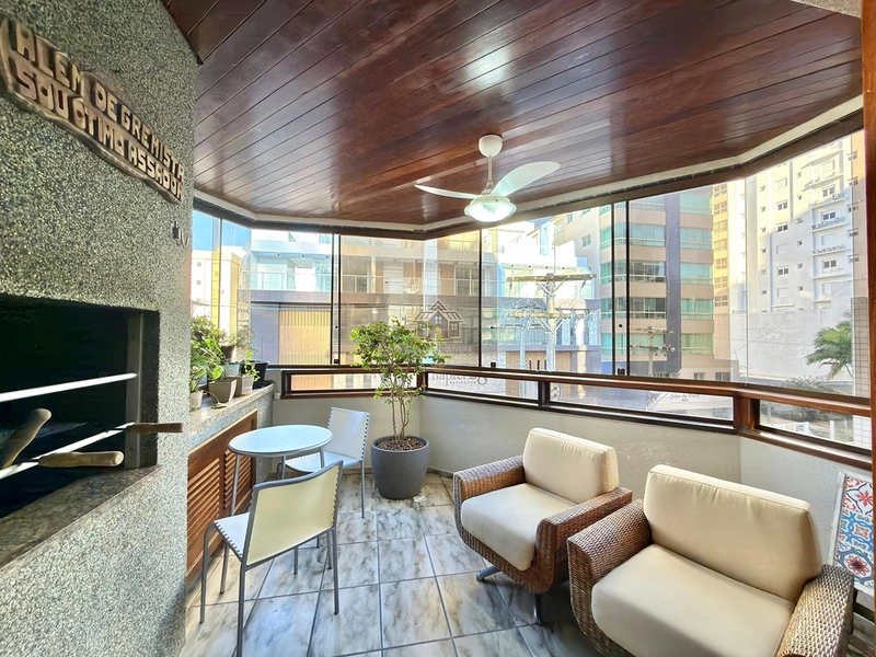Amplo apartamento junto a Praça de Lazer: 3ª foto da galeria de imagens do imóvel
