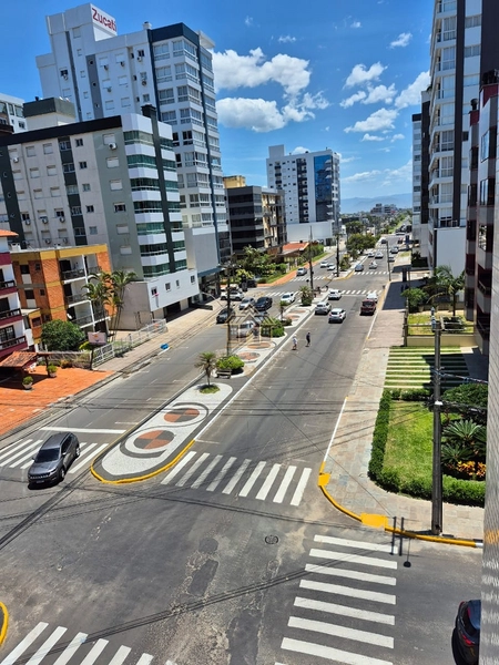 Amplo apartamento de frente para Av. de acesso a Capão: 11ª foto da galeria de imagens do imóvel
