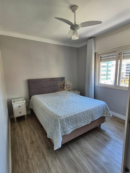 Amplo apartamento de frente para Av. de acesso a Capão: 2ª foto da galeria de imagens do imóvel