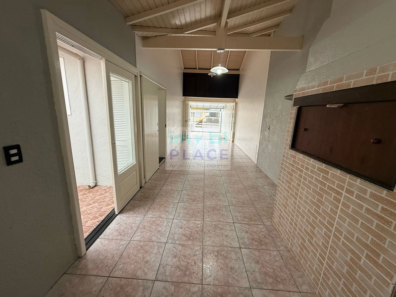 Casa ampla e bem localizada à venda: 23ª foto da galeria de imagens do imóvel