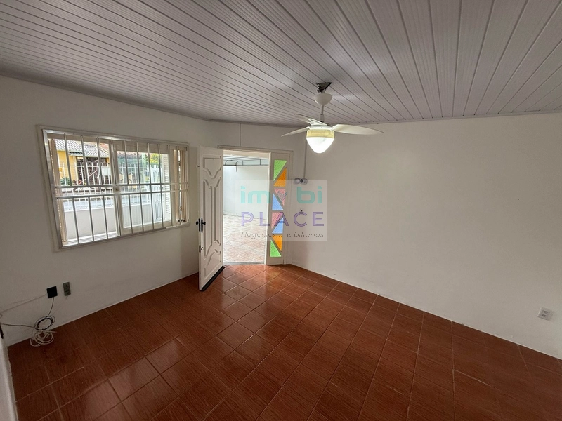 Casa ampla e bem localizada à venda: 5ª foto da galeria de imagens do imóvel