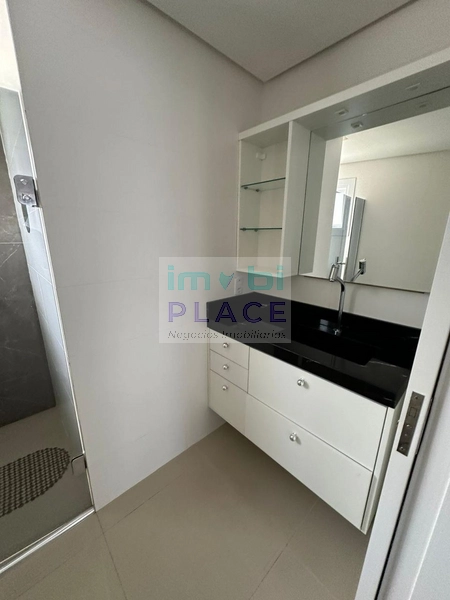 Este apartamento de cobertura no Edifício Interprise Center: 28ª foto da galeria de imagens do imóvel