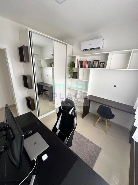 Este apartamento de cobertura no Edifício Interprise Center: 5ª foto da galeria de imagens do imóvel