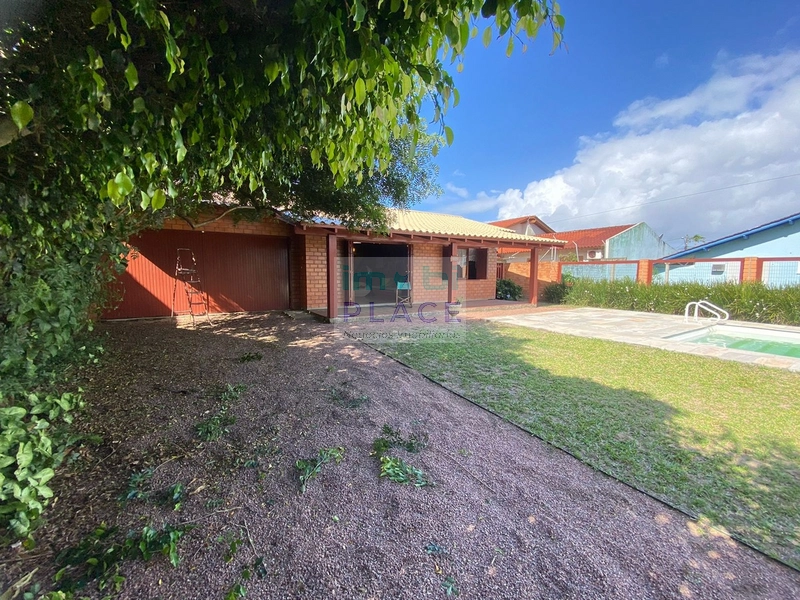 Residência Espaçosa Próxima à Plataforma Marítima - Tramandaí: 2ª foto da galeria de imagens do imóvel