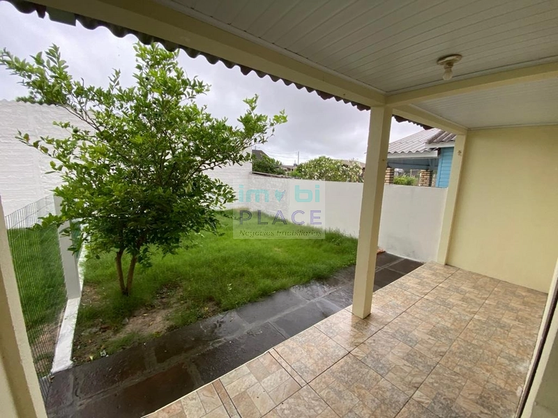 casa geminada em tramandaí com 2 quartos: 1ª foto da galeria de imagens do imóvel