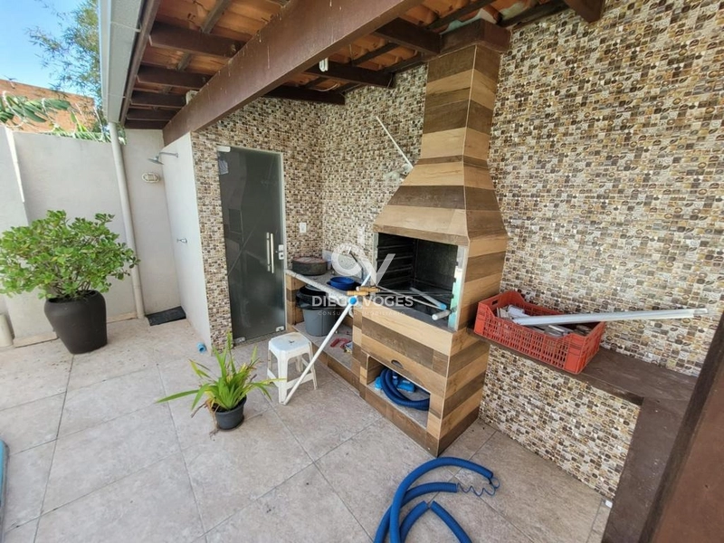 Excelente casa em bairro de moradores: 18ª foto da galeria de imagens do imóvel
