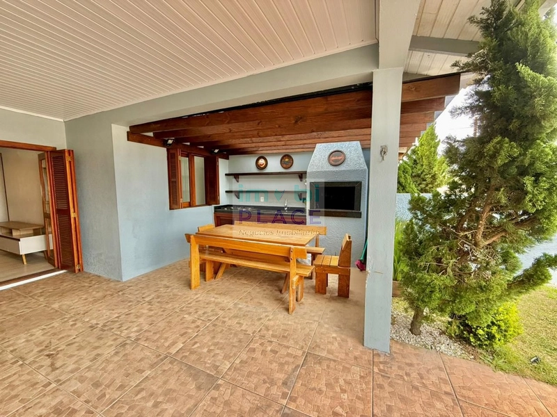 Casa à Venda – Parcialmente Mobiliada: 1ª foto da galeria de imagens do imóvel
