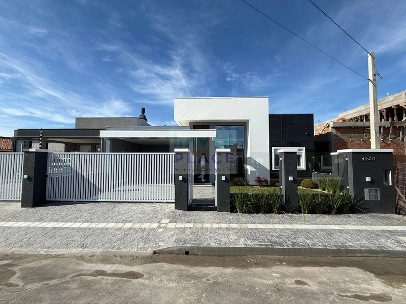 Casa Alto Padrão no Centro de Tramandaí – Porteira Fechada: 1ª foto da galeria de imagens do imóvel