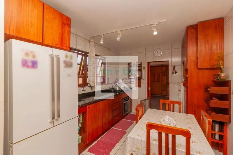 Residência em Novo Hamburgo com um design contemporâneo e aconchegante: 32ª foto da galeria de imagens do imóvel