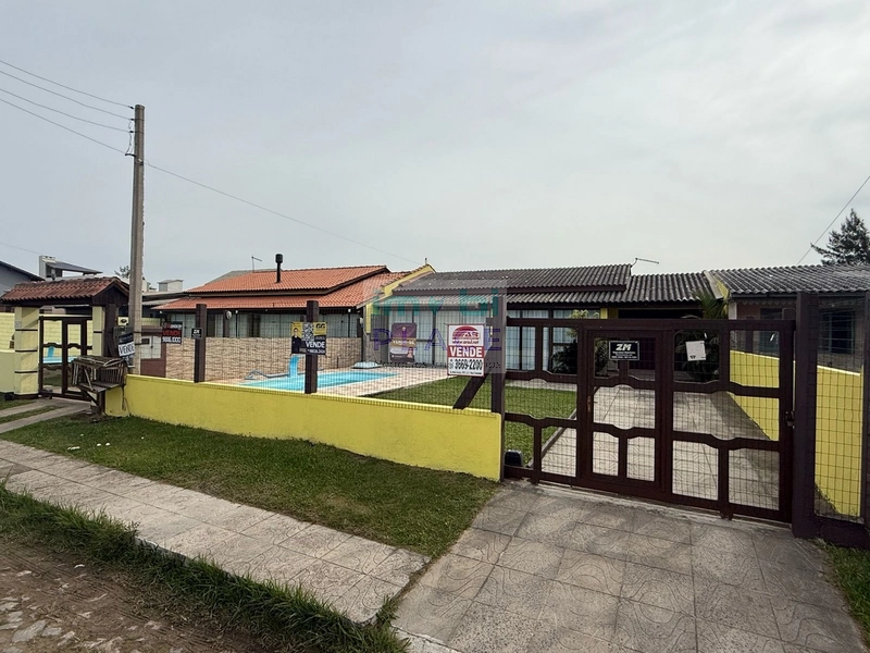 EXCELENTE CASA COM PISCINA: 1ª foto da galeria de imagens do imóvel