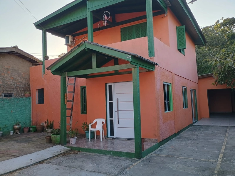 Casa com área comercial em Tramandaí: 1ª foto da galeria de imagens do imóvel