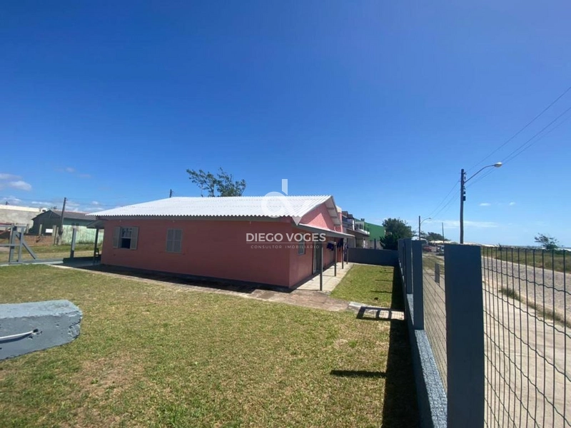 Casa em região de veranistas de Frente para o Mar: 2ª foto da galeria de imagens do imóvel