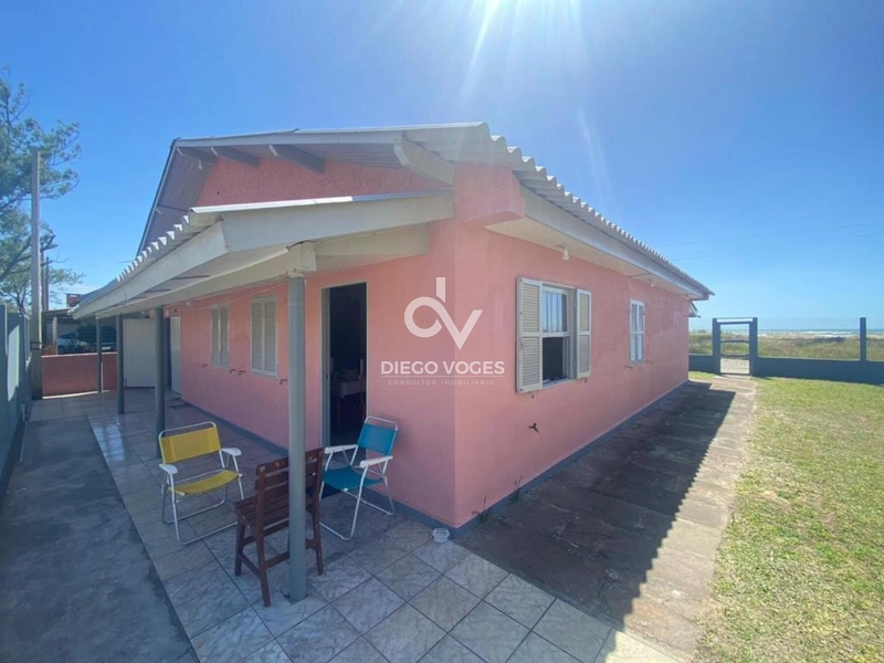 Casa em região de veranistas de Frente para o Mar: 1ª foto da galeria de imagens do imóvel