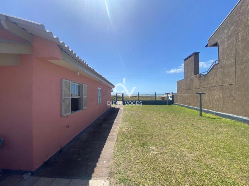 Casa em região de veranistas de Frente para o Mar: 3ª foto da galeria de imagens do imóvel