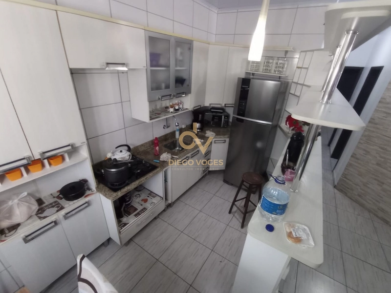 Linda casa com piscina em bairro de moradores: 13ª foto da galeria de imagens do imóvel