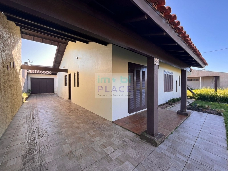 Casa de 3 Dormitórios com Vista para o Mar e Anexo Completo, Nova Tdai: 1ª foto da galeria de imagens do imóvel