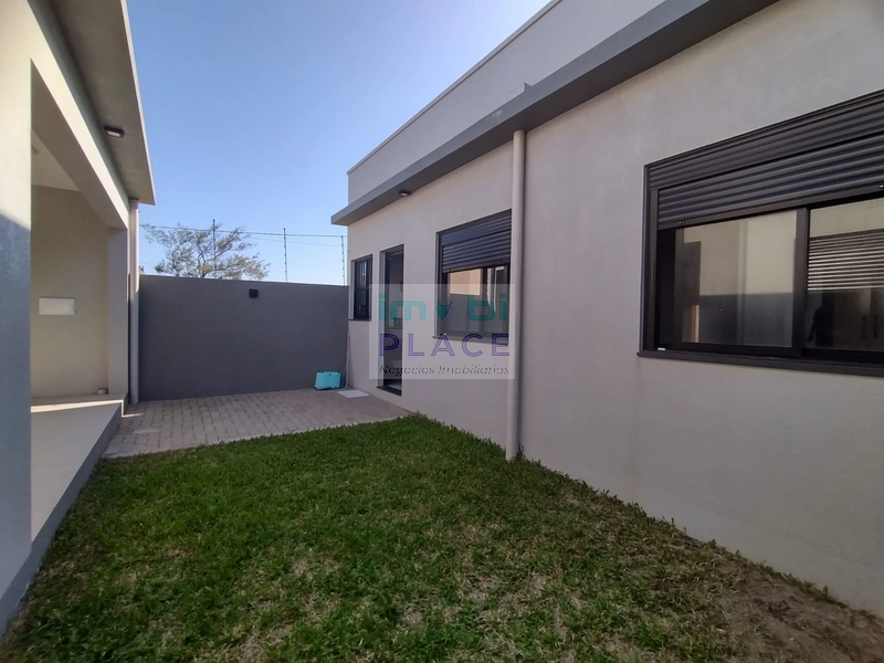 CASA SEMI MOBILIADA: 1ª foto da galeria de imagens do imóvel