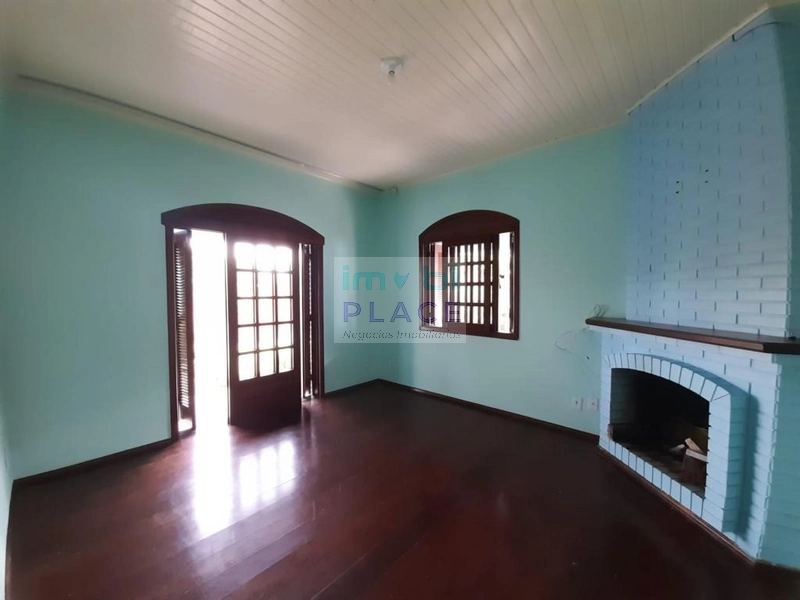 Linda Casa à Venda em Excelente Localização: 2ª foto da galeria de imagens do imóvel