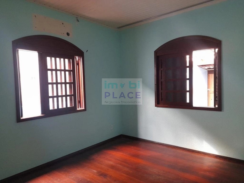 Linda Casa à Venda em Excelente Localização: 4ª foto da galeria de imagens do imóvel