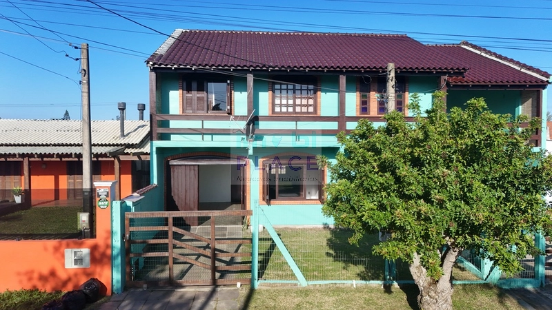 Sobrado amplo em Nova Tramandaí – 500m do mar: 1ª foto da galeria de imagens do imóvel