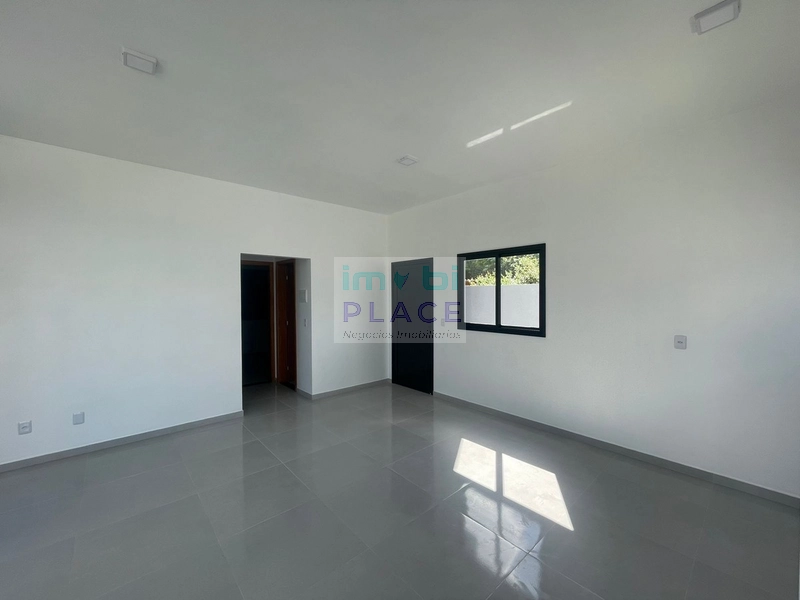 Casa à Venda no Bairro Emboaba – Próxima ao Grupo da Polícia: 20ª foto da galeria de imagens do imóvel