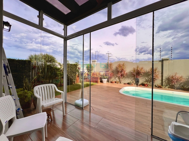 Apresentamos esta magnífica casa no Condomínio quintas do lago: 16ª foto da galeria de imagens do imóvel