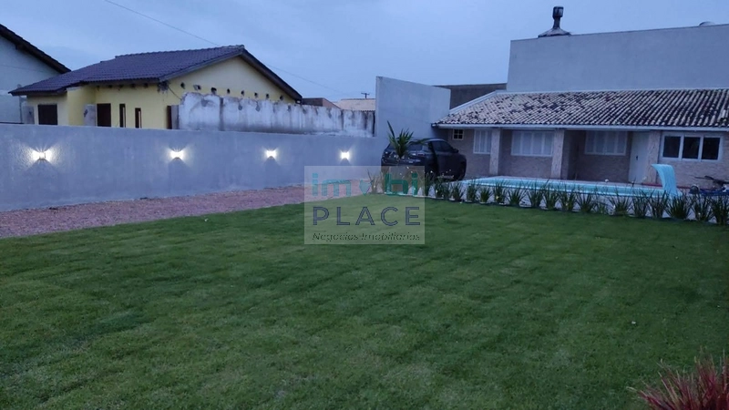 Casa com piscina: 13ª foto da galeria de imagens do imóvel