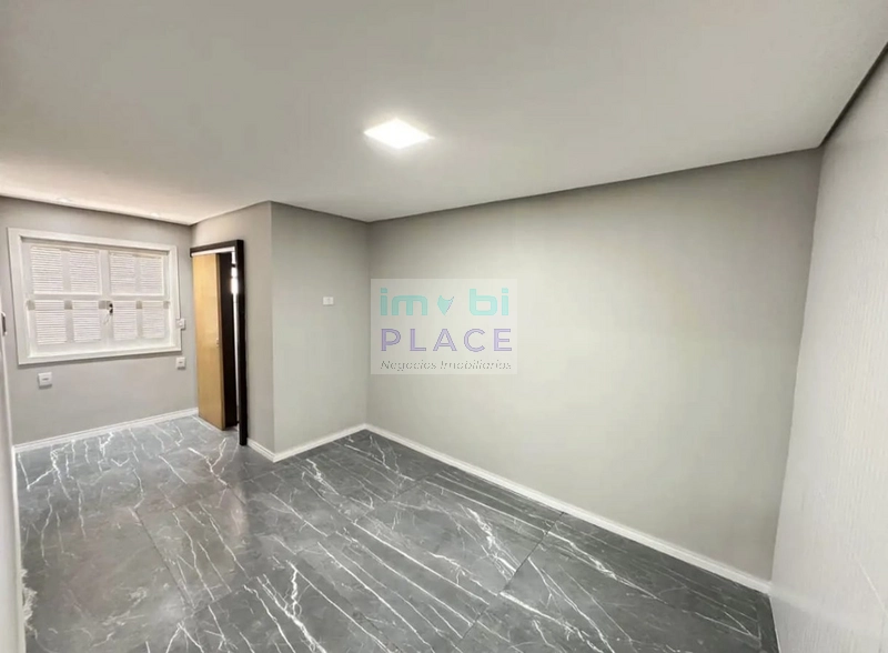 Casa com piscina: 2ª foto da galeria de imagens do imóvel
