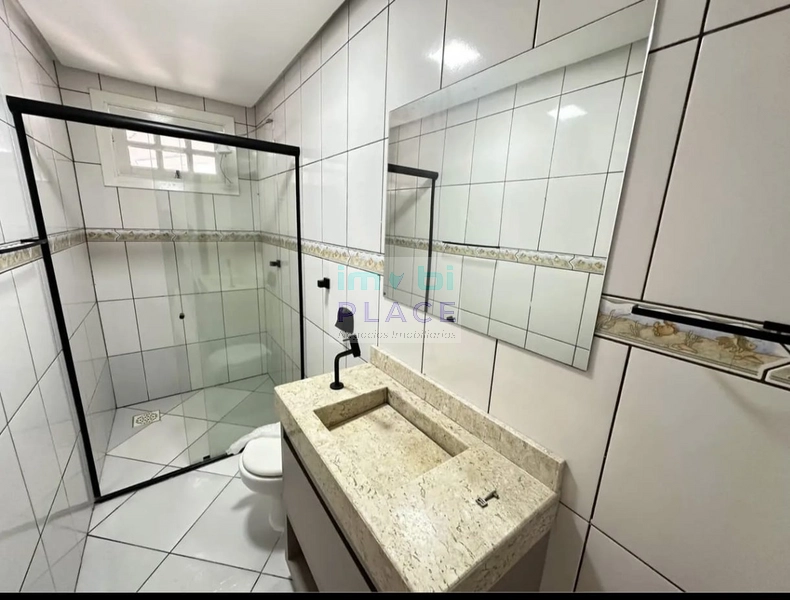 Casa com piscina: 7ª foto da galeria de imagens do imóvel
