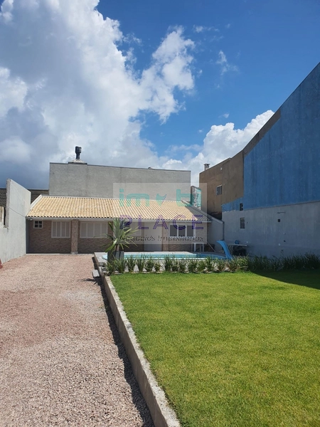 Casa com piscina: 11ª foto da galeria de imagens do imóvel