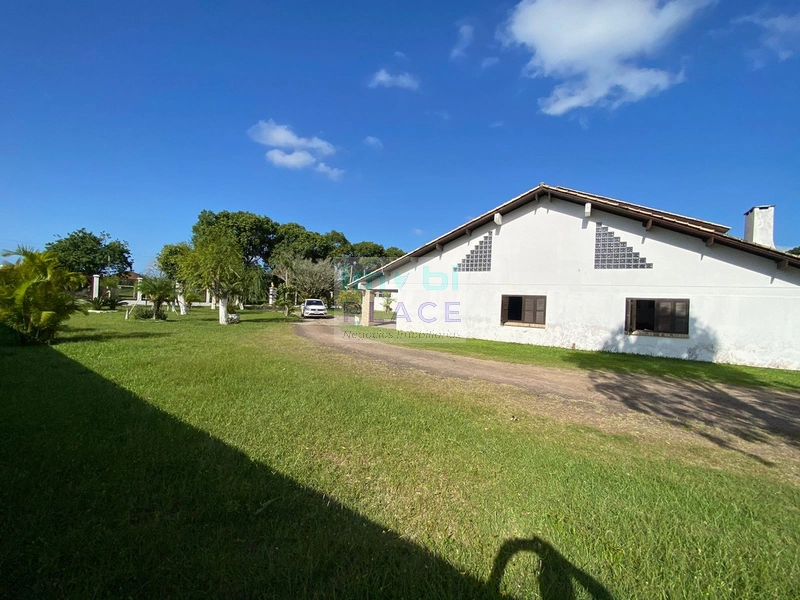 casa em tramandaí com 4 suites e piscina: 50ª foto da galeria de imagens do imóvel