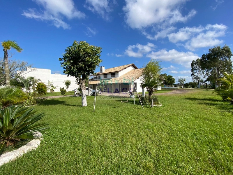 casa em tramandaí com 4 suites e piscina: 51ª foto da galeria de imagens do imóvel