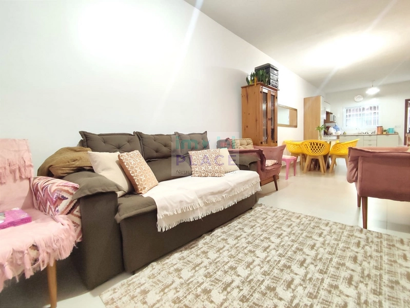 Casa semi-mobiliada: 4ª foto da galeria de imagens do imóvel