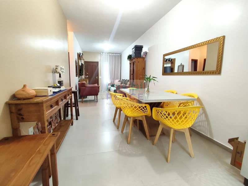 Casa semi-mobiliada: 2ª foto da galeria de imagens do imóvel