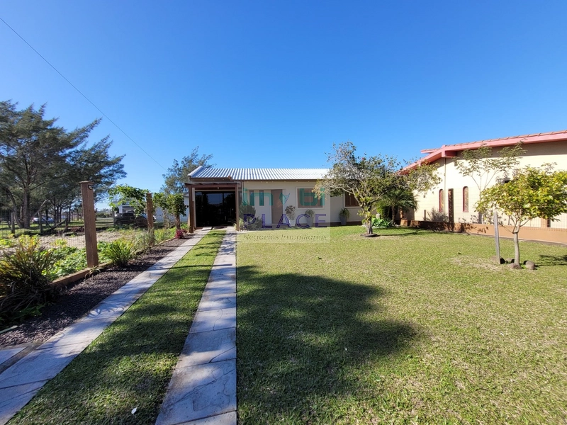 Casa mobiliada à Venda: 1ª foto da galeria de imagens do imóvel
