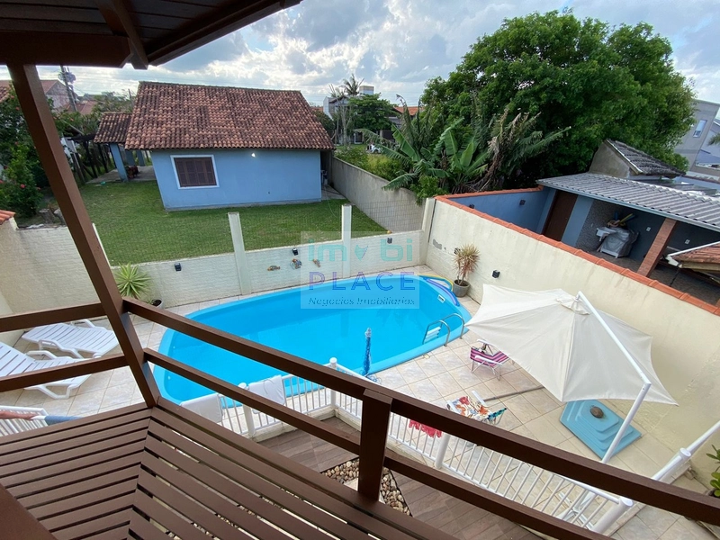 Charmoso sobrado de férias c/ piscina centro de Imbé até 10 pessoas: 6ª foto da galeria de imagens do imóvel