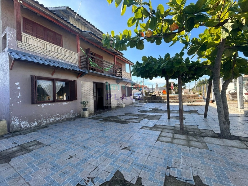 Casa de Esquina com Piscina e Amplo Espaço!: 4ª foto da galeria de imagens do imóvel