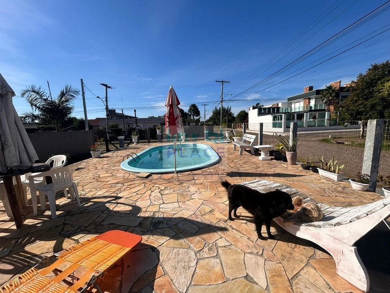 Casa de Esquina com Piscina e Amplo Espaço!: 7ª foto da galeria de imagens do imóvel