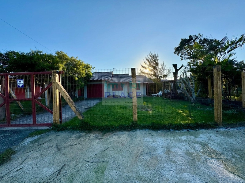 Casa Ampla à Venda em Nova Tramandaí – 3 Dormitórios e Pátio Espaçoso!: 1ª foto da galeria de imagens do imóvel
