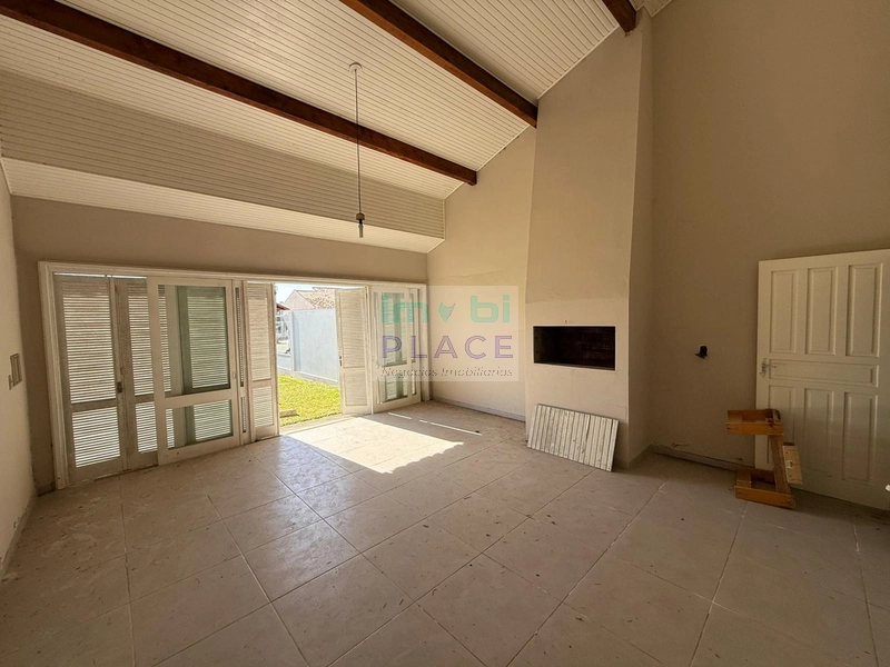 Casa Ampla com 4 Quartos: 14ª foto da galeria de imagens do imóvel