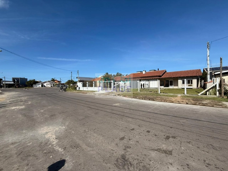Casa Ampla com 4 Quartos: 4ª foto da galeria de imagens do imóvel