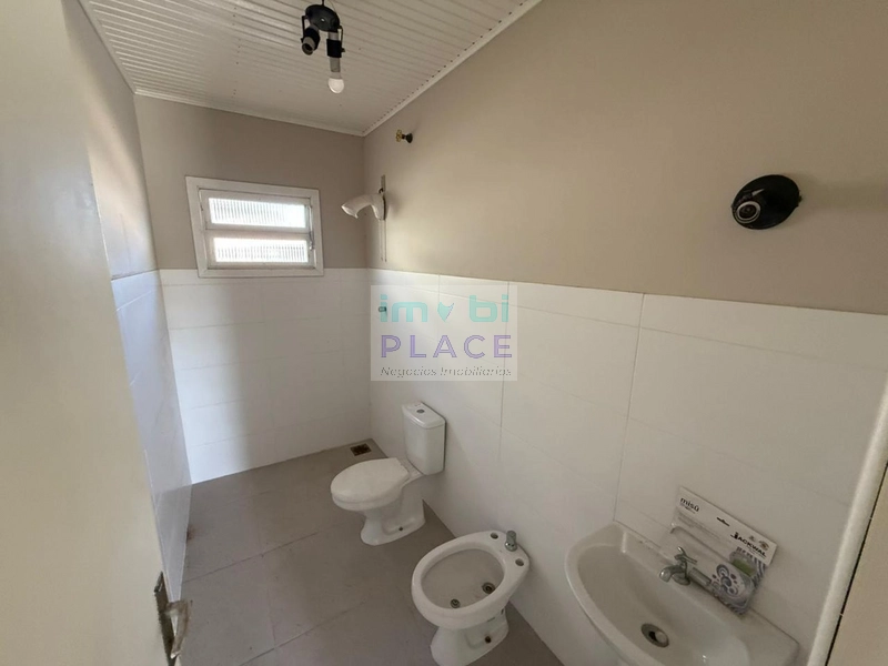 Casa Ampla com 4 Quartos: 2ª foto da galeria de imagens do imóvel